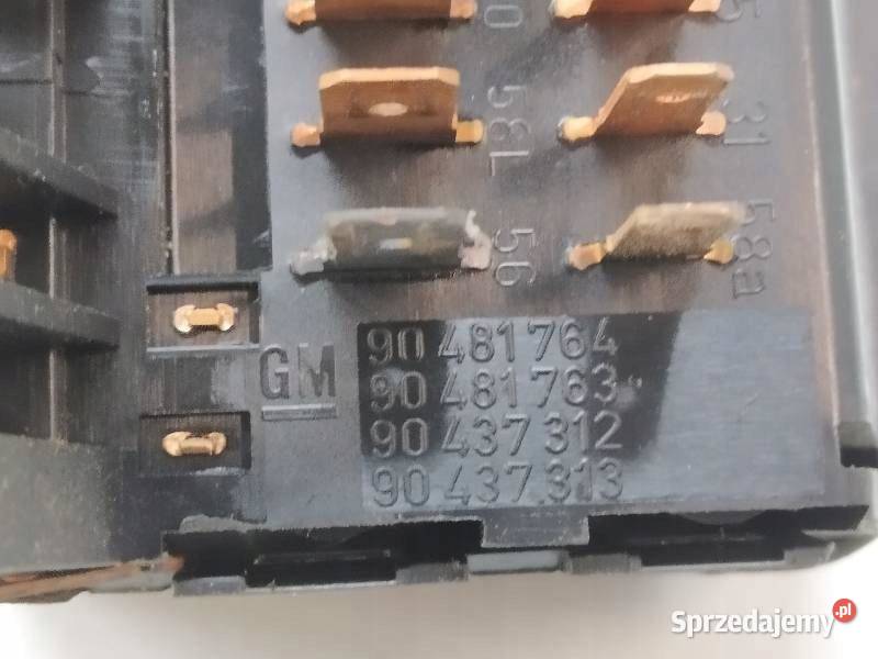 PRZEŁĄCZNIK ŚWIATEŁ 90481764 Opel Astra F osobowe sprzedam