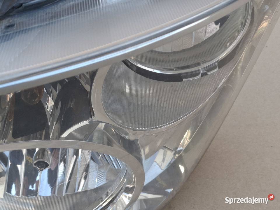 MECEDES ACTROS MP4 REFLEKTOR PRAWY ORYGINALNY ciężarowe Oświetlenie Bieleń