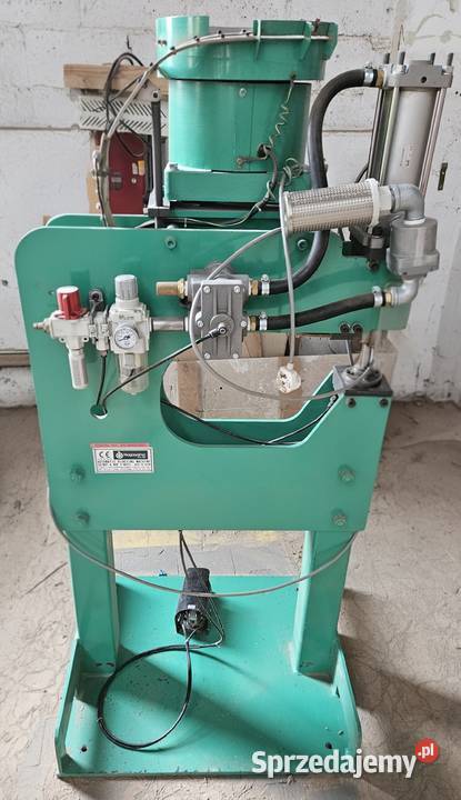 Maszyna do wbijania nakretek pazurkowych M8 Częstochowa