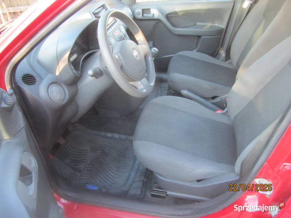 ładna z małym przebiegie i gazem Samochody osobowe Łowicz sprzedam
