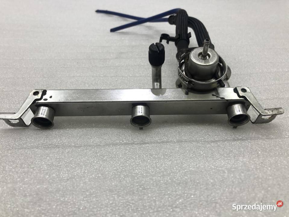 LISTWA WTRYSKOWA OPEL CORSA B 10 12V 0280151044