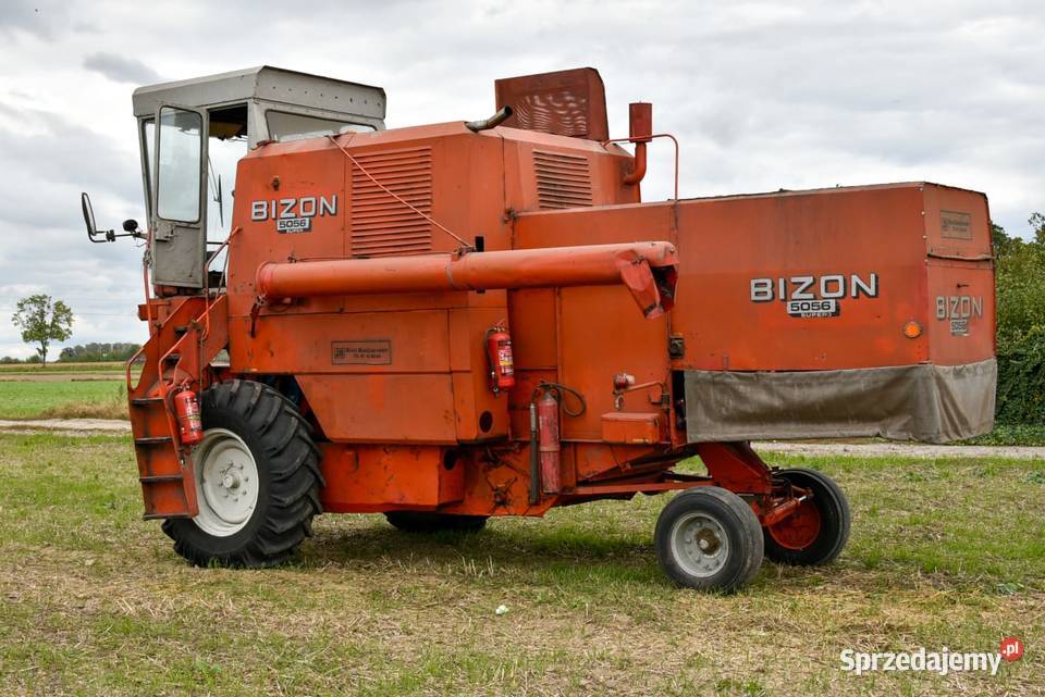 Kombajn zbożowy Bizon Z056 wersja export Zbożowe mazowieckie Nowa Sucha