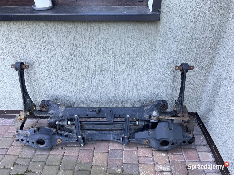 Belka tył Toyota Auris 2013 wielkopolskie Strzałkowo