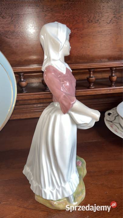 Figurki dziewczyny z różami Lladro Z manufaktury Porcelana i szkło pomorskie