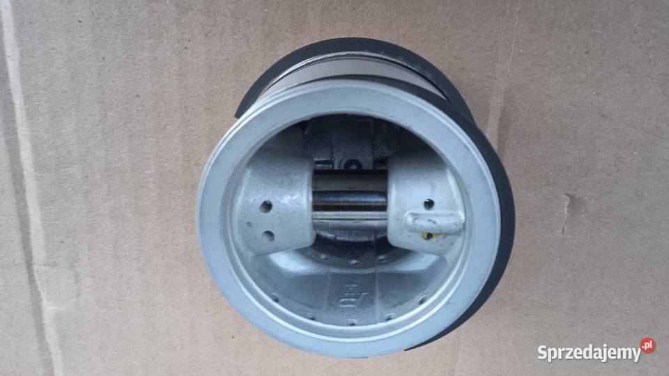 Ursus 281235124512 MF235 MF255 tłok sprężarki Pozostałe