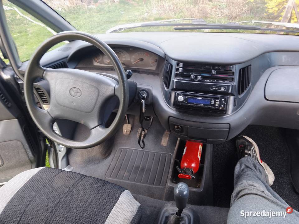 TOYOTA PREVIA Zalewo