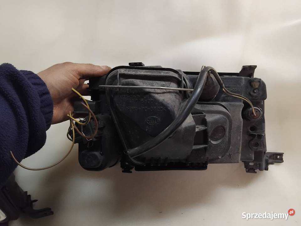 Lampy przód soczewka Audi 100 S4 C4 Hella osobowe Grodków