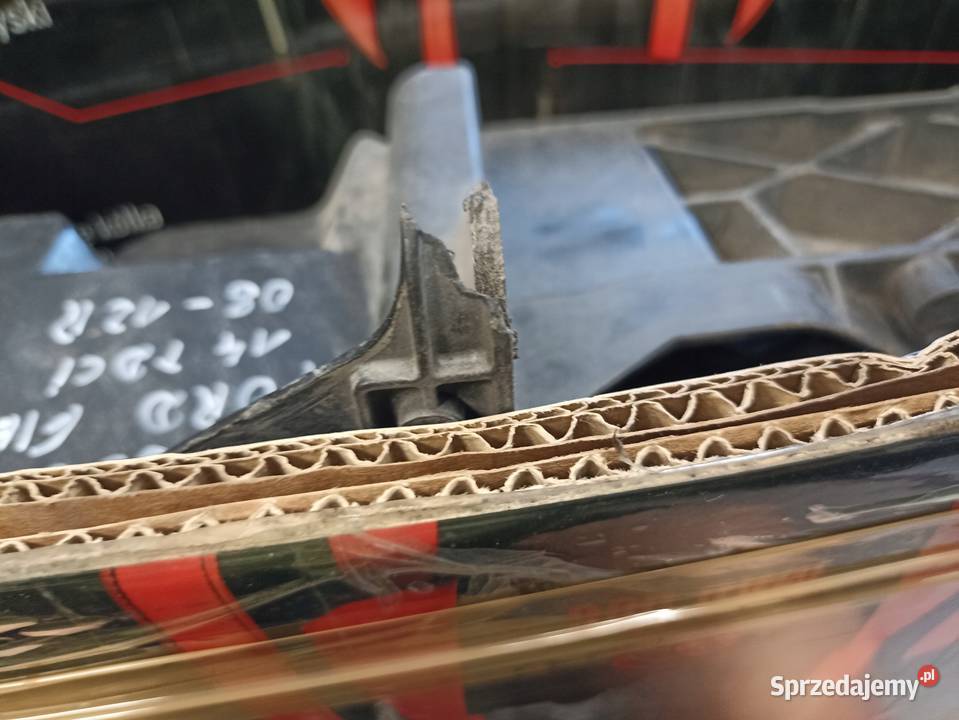 FORD FIESTA MK7 14 TDCI 12r pas przedni Suków