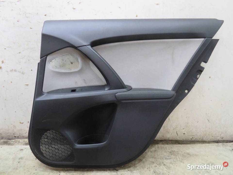 BOCZEK TAPICERKA DRZWI PRAWY TYŁ SEDAN AVENSIS Motoryzacja