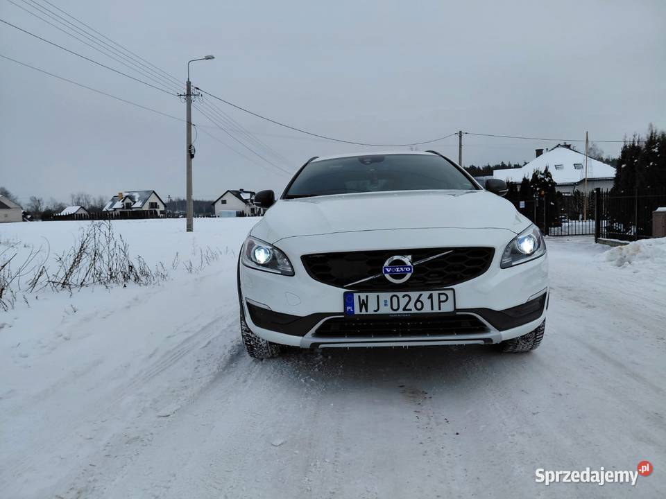 Uszkodzony Volvo v60 cross country Warszawa