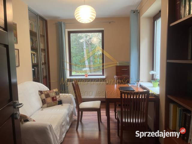 sprzedaży domu wolnostojącego 200m2 Jaktorów garaż