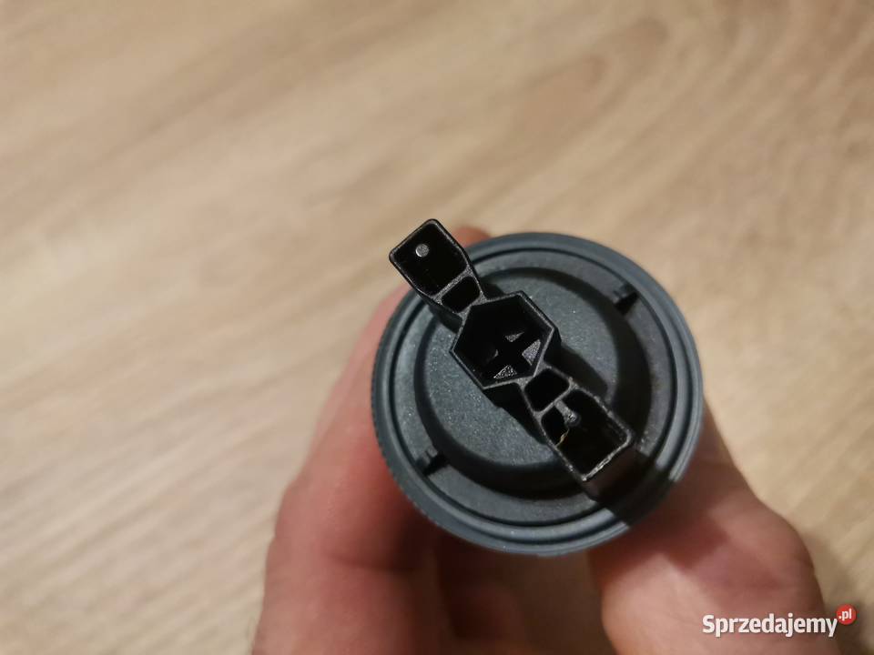 BMW F22 F23 F87 OPRAWKA ZARÓWKI LAMPY TYŁ osobowe Części Międzychód