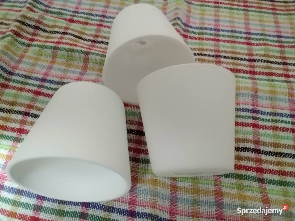 Trzy kubeczki szklane biały