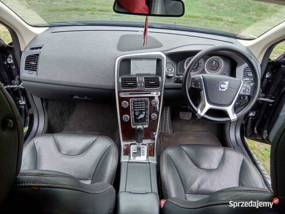 Volvo XC60 SE LUX AWD 2012r 24 D5 215 45246 Starostwo Szadek