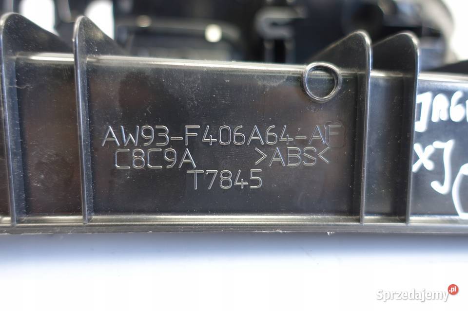 Jaguar XJ X351 NAKŁADKA LISTWA TYLNEGO PASA tył Rudka