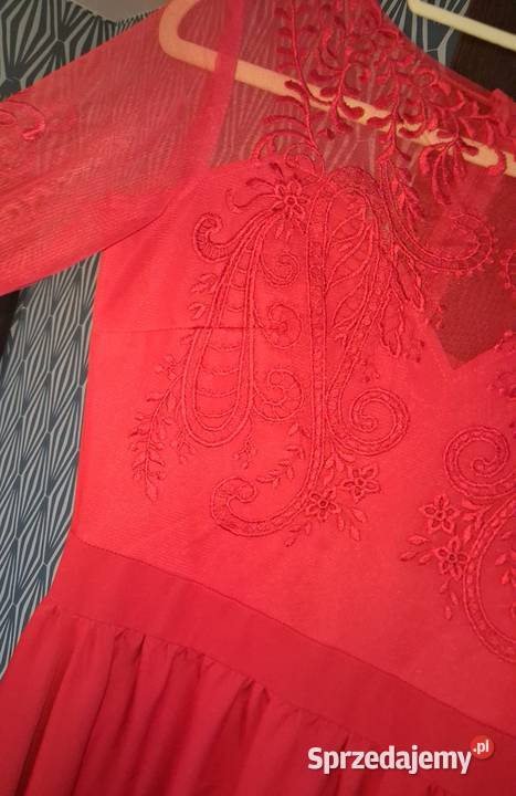 Czerwona rozkloszowana sukienka Poręba Górna