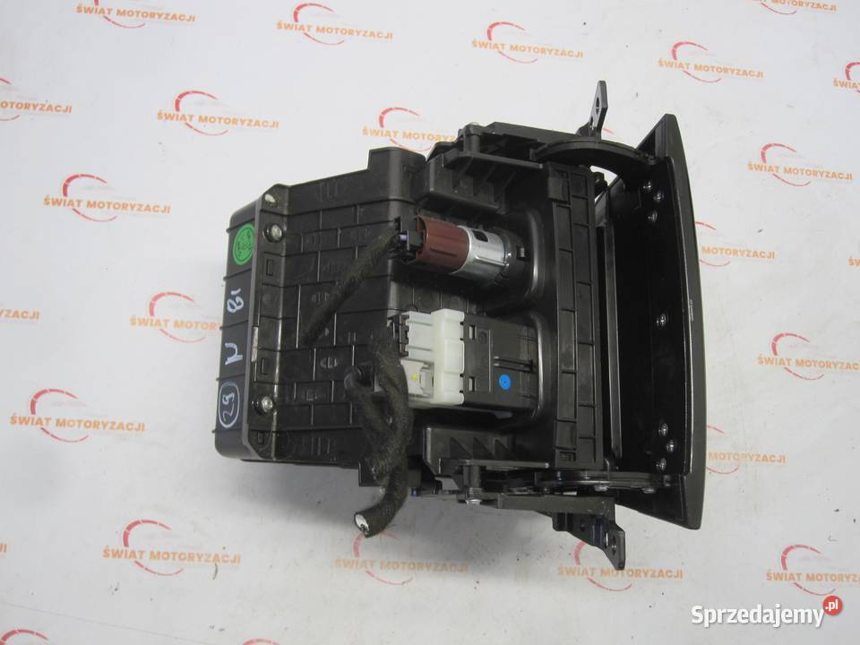 MOKKA 16 18r schowek środkowy 42547478 42547476 Kielce sprzedam