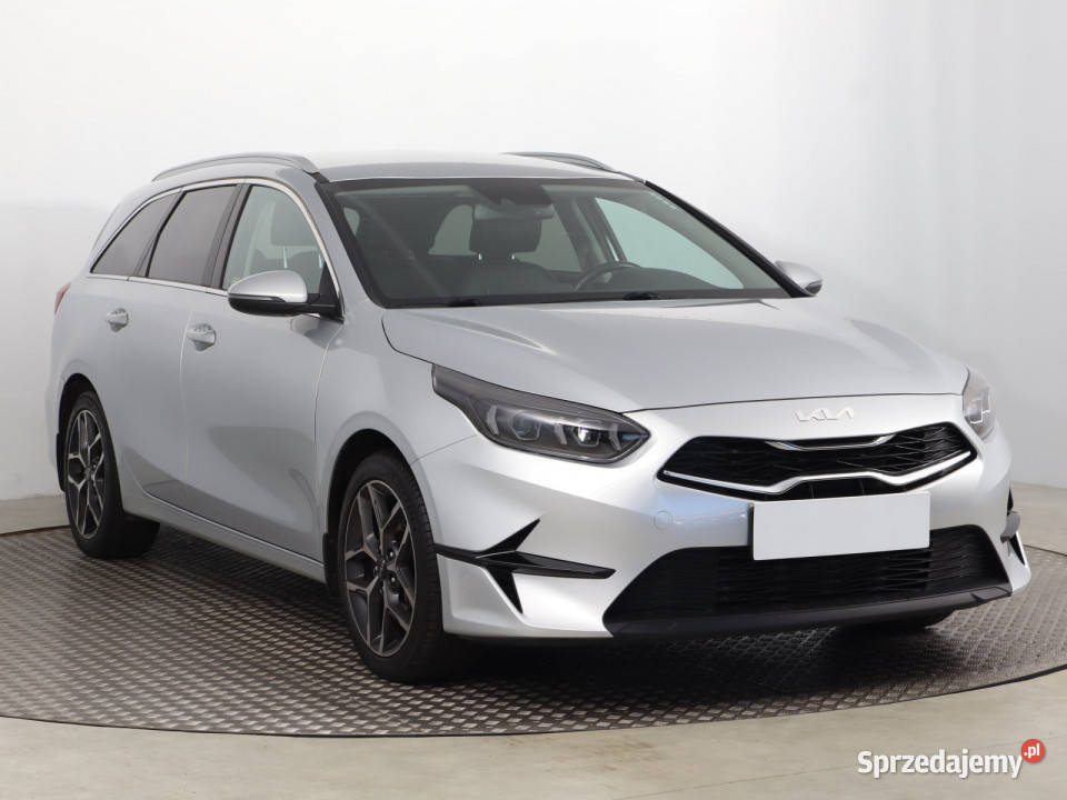 Kia Ceed 15 TGDI Rok produkcji 2022 sprzedam
