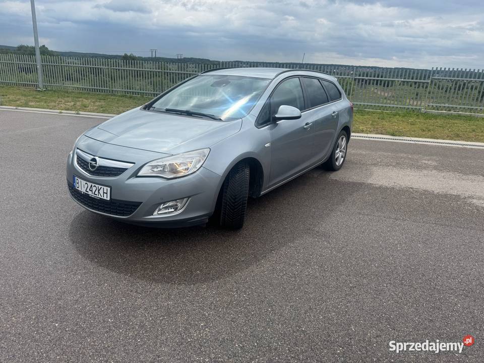 Opel Astra J 14 Turbo 140 zadbana doinwestowana