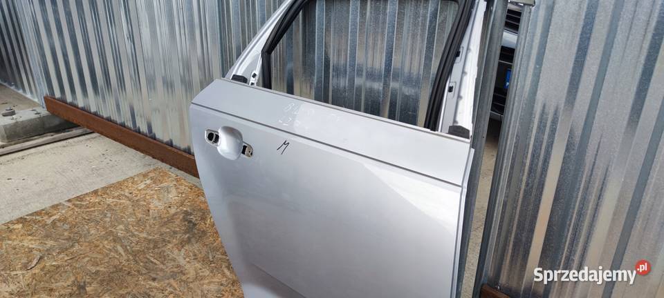 DRZWI PRAWY TYŁ AUDI A4 B9 LZ7G AVANT KOMBI ORG osobowe Przystajń