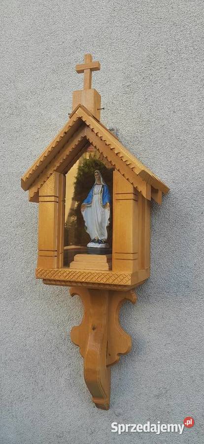 Kapliczka drewniana z figurką Maryji