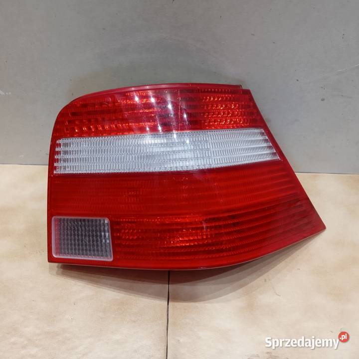 VW Golf IV lampa tylna z białym kierunkiem Rok produkcji 2004 dolnośląskie Wrocław