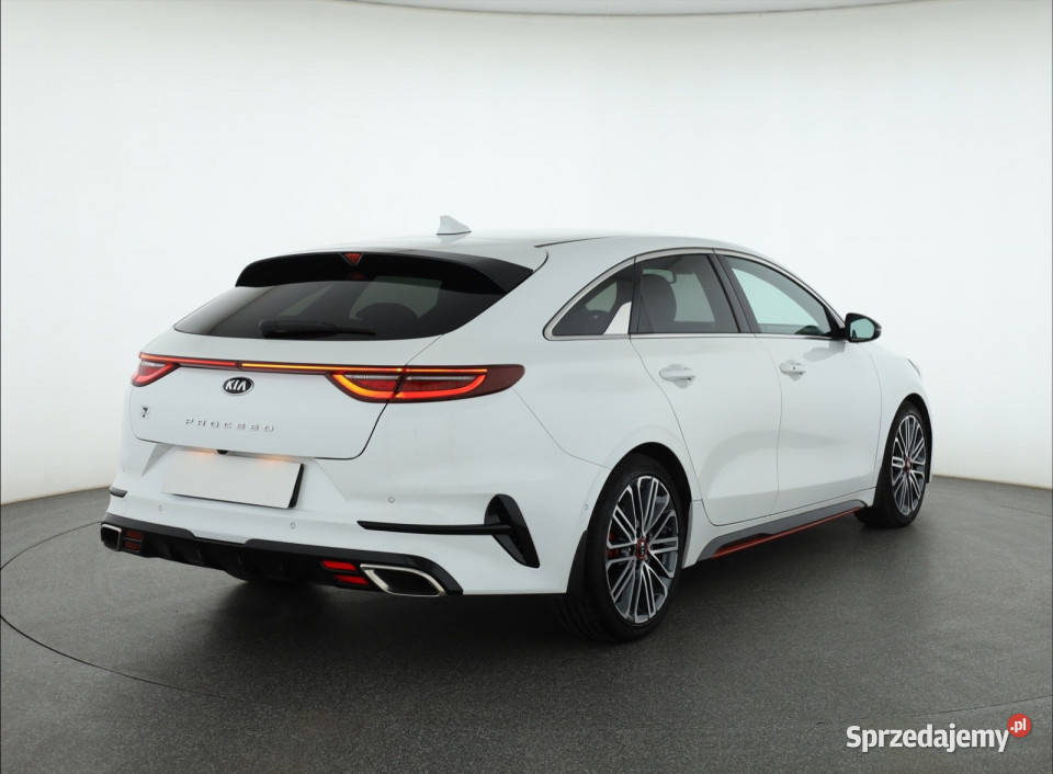 Kia ProCeed GT 16 TGDI światła przeciwmgielne