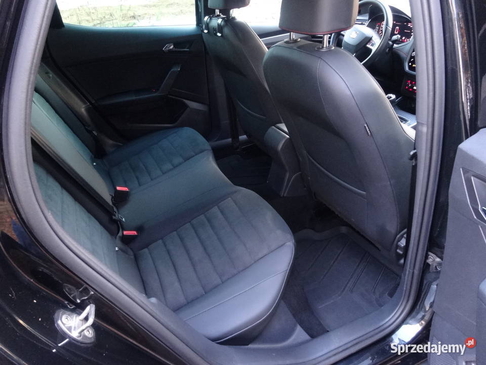 Seat Arona Salon I właś Przebieg 45 Wersja FR komputer pokładowy Arona