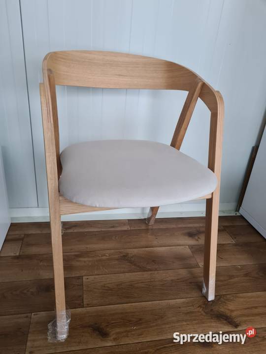Krzesła dębowe zgiętym oparciem