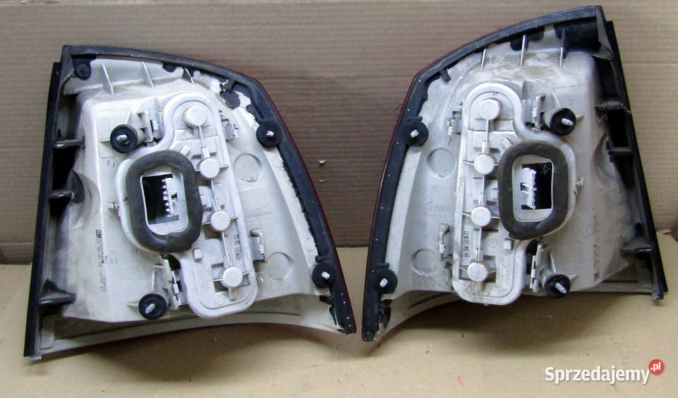 LAMPA TYLNA PRAWALEWA OPEL ASTRA G HB 90521542 Lampy tylne Mysłaków sprzedam