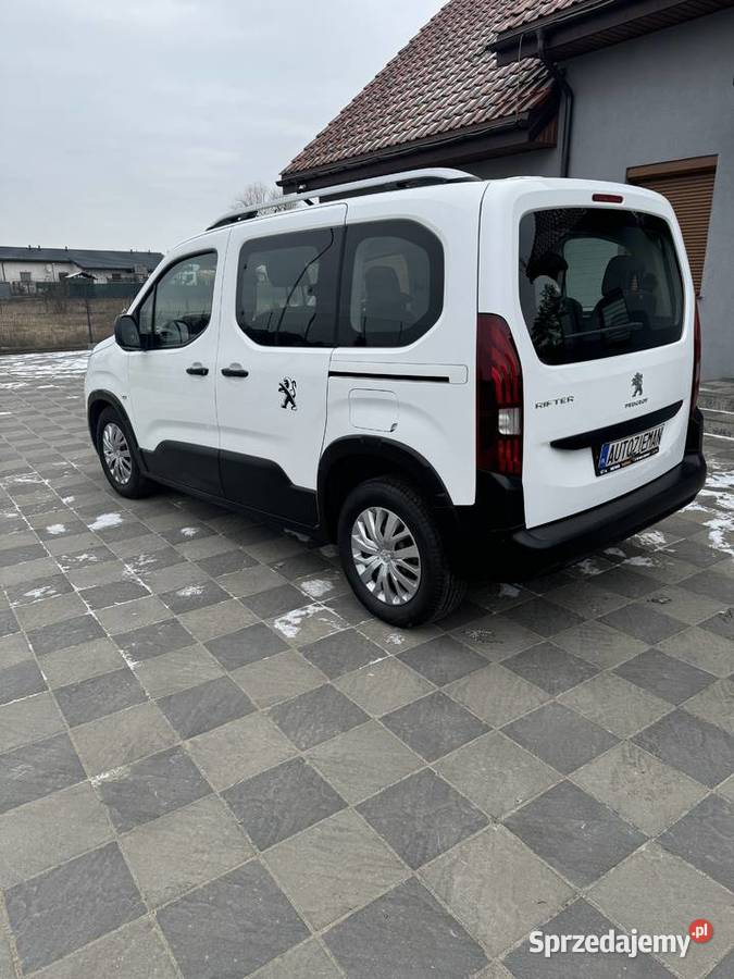 Peugeot Rifter 7 osób2019poj 12 benzynaprzebieg 1200cm3 sprzedam