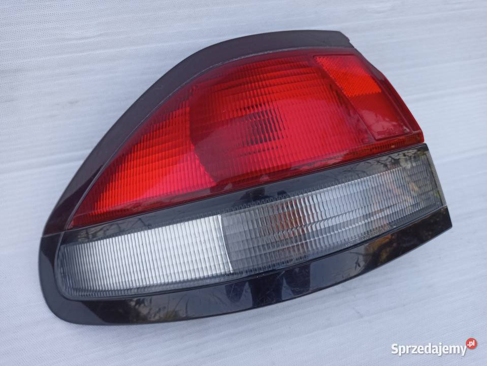 Mazda 626 V GF hatchback lampa tył tylna lewa lampy tylne
