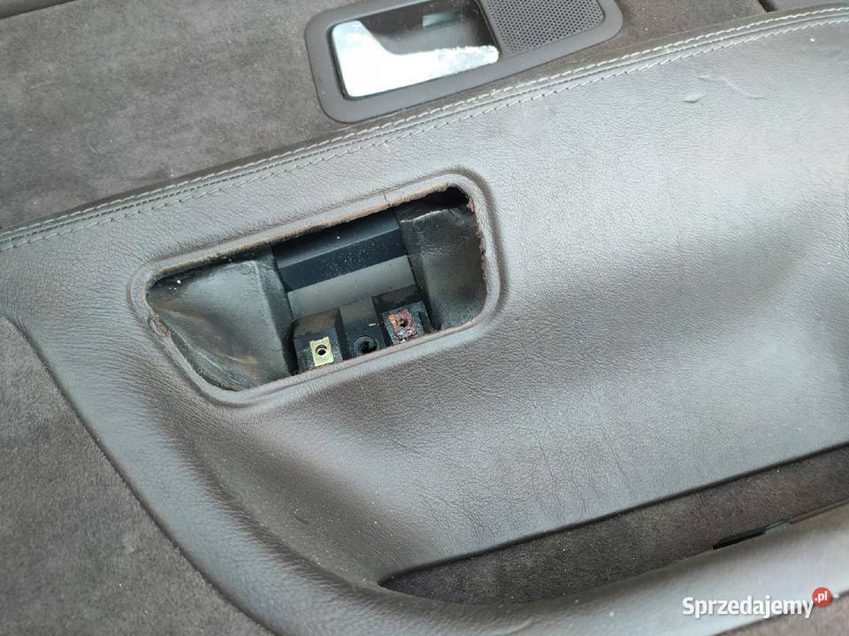 AUDI A8 D2 TAPICERKA BOCZKI ROLETA DRZWI BRAZ sprzedam