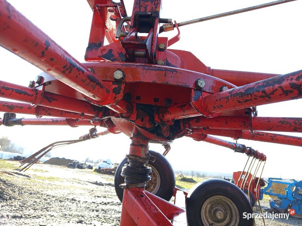 Zgrabiarka karuzelowa Fella TS 335 dn Brzostek