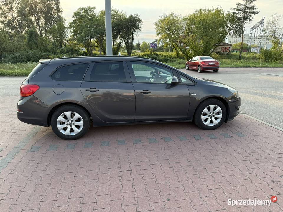 Opel Astra J 14 Kombi LPG Lovato użytkowany jako ASR (kontrola trakcji) mazowieckie Warszawa