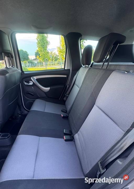 Dacia Duster 15 Dci Srebrna Klima dwa komplety