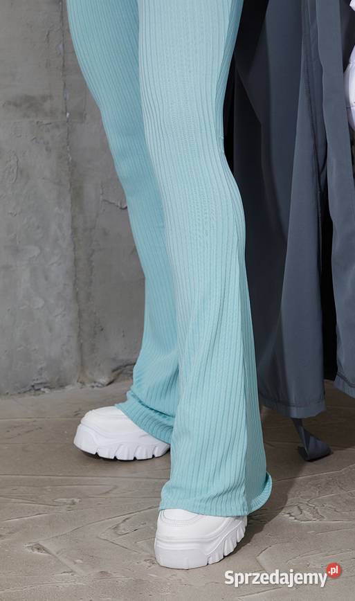 PRETTYLITTLETHING SPODNIE DZWONY LEGGINSY PRĄŻEK Kalisz sprzedam