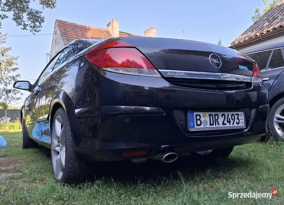 Opel Asta 19 cdti 150 TwinTop czarna ladna światła do jazdy dziennej wielkopolskie Poznań