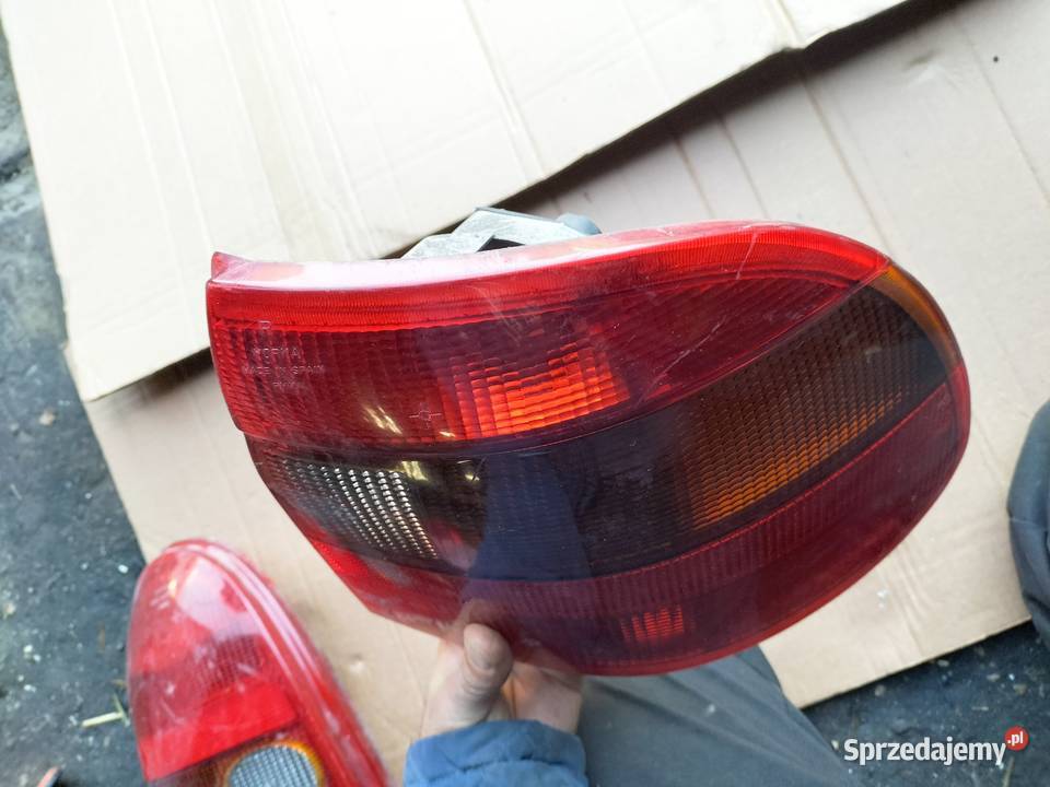 ASTRA F SEDAN LAMPA TYŁ TYLNA PRAWA WKŁAD LAMPY Kamień-Kolonia