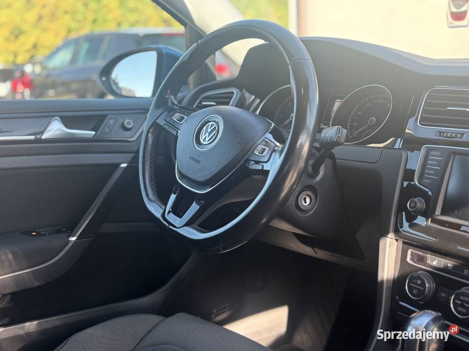 Volkswagen Golf VII 2016r nawigacja śląskie Paniówki