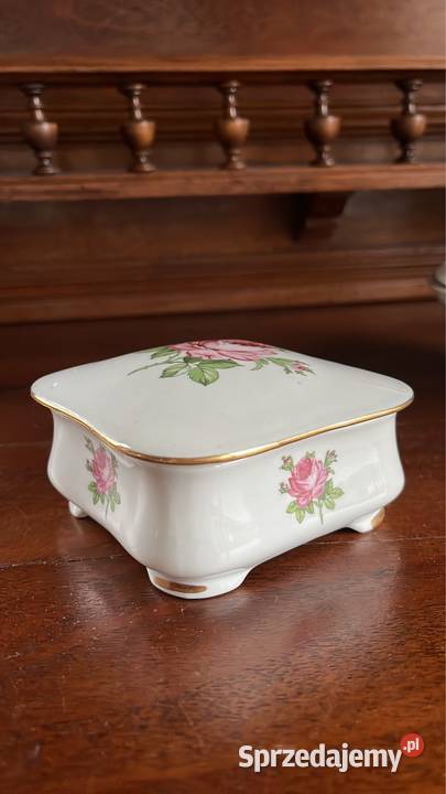 Puzderko Syg GDR Biała porcelana z różą Gdańsk