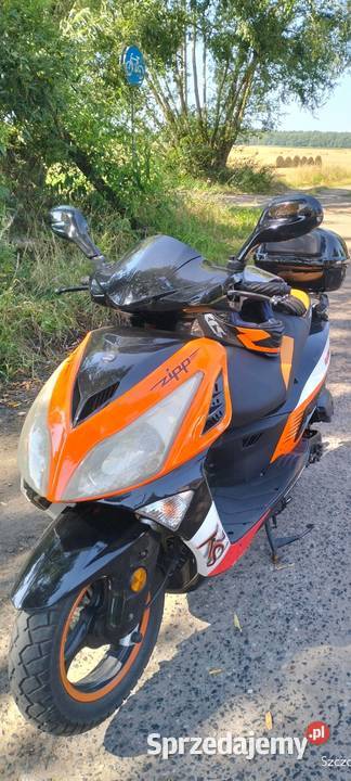 Skuter Zipp quantum 50 rs kupiony w polskim salonie Poznań sprzedam