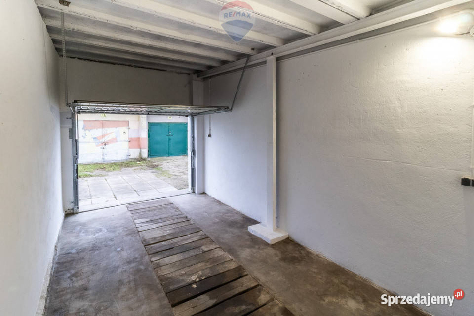 Garaż 21 m z kanałem i prądem centrum łódzkie