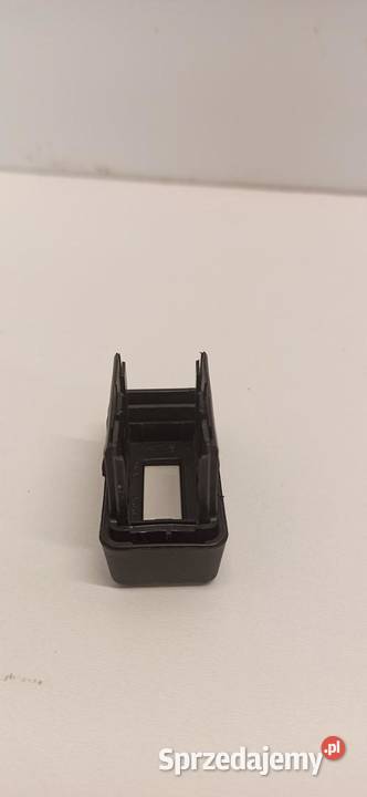 AUDI Q5 OSŁONA WTYCZKI KOMPUTERA 4F0035909 sprzedam