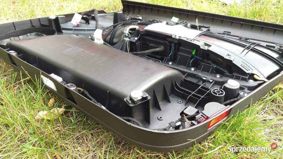 BOCZEK AUDI A 3 8 P 5 D 2012 RLEWY PRZÓD tapicerki samochodowe