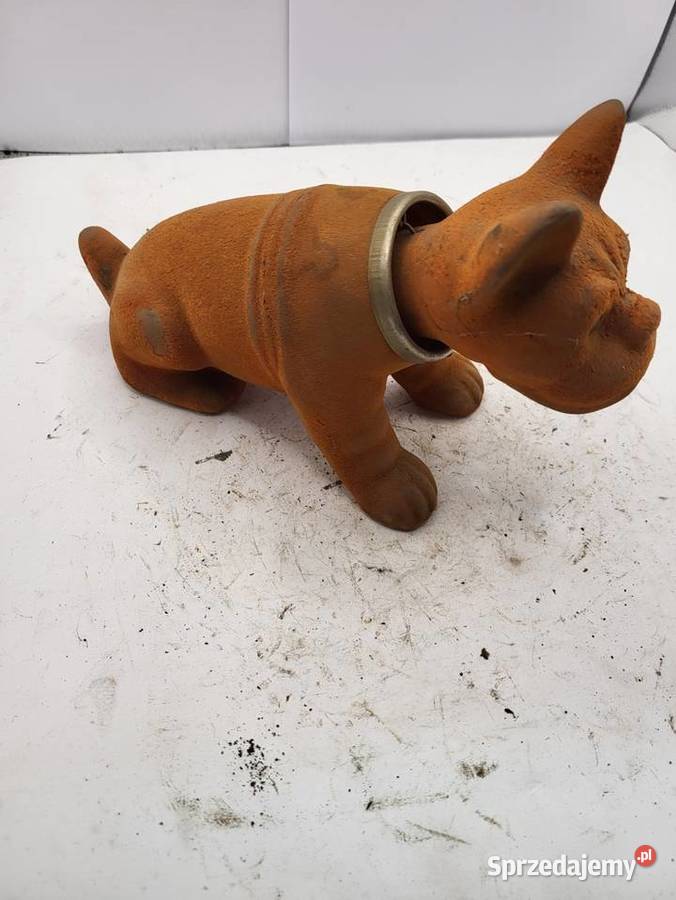 PIESEK BOKSER KIWAJĄCY PRL AUTO NA TYLNĄ PÓŁKĘ