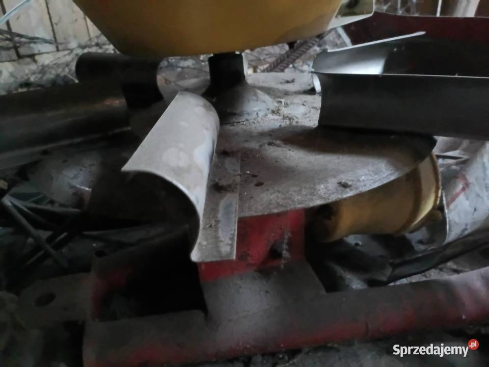 Rozsiewacz nawozów lejek Strumyk s400 śląskie