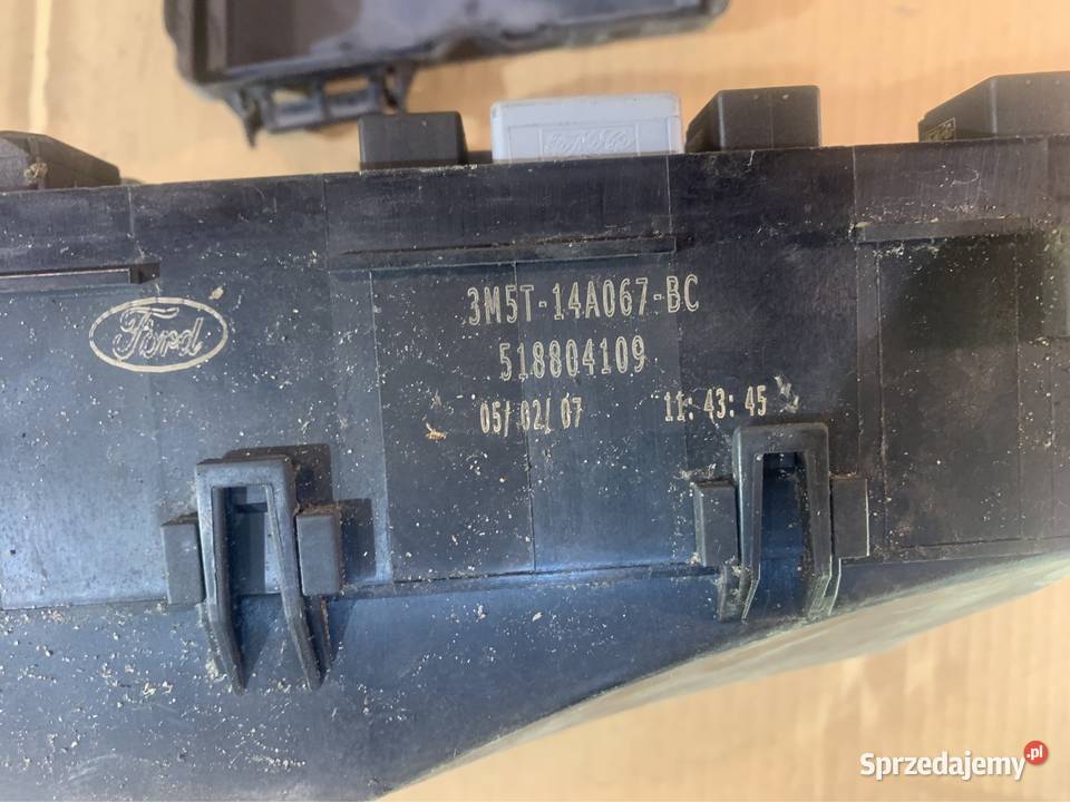 3M5T14A067 skrzynka bezpieczników Ford focus mk2