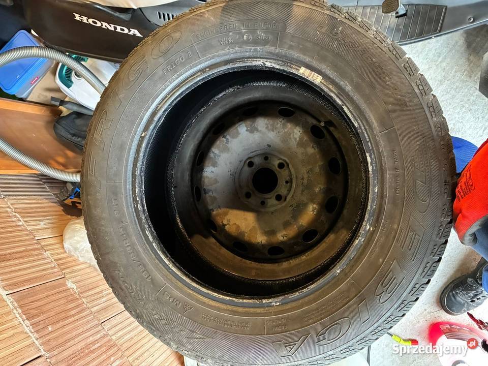 Opony używane różne R14 R15 Samochodowe Skała