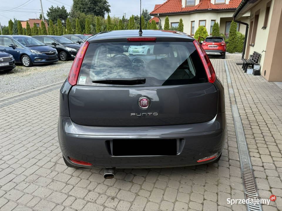 Fiat Punto 2012 12 69 Klimatyzacja światła do jazdy dziennej Orzech